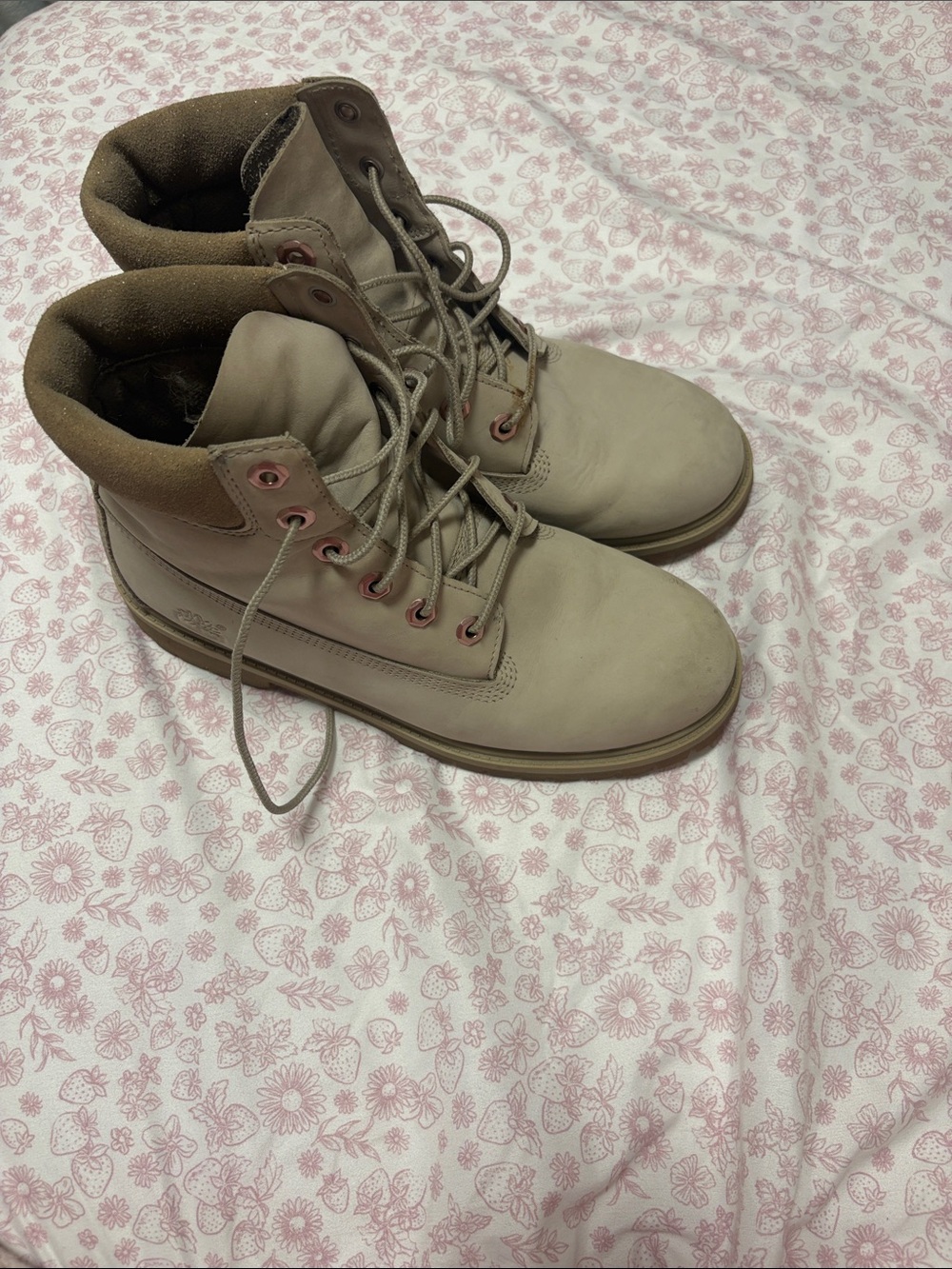 Timberland Women's Beige Lace-Up Leather Boots